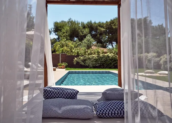 La Maison Du Maire - Luxury With Private Pool, By Zantewize *