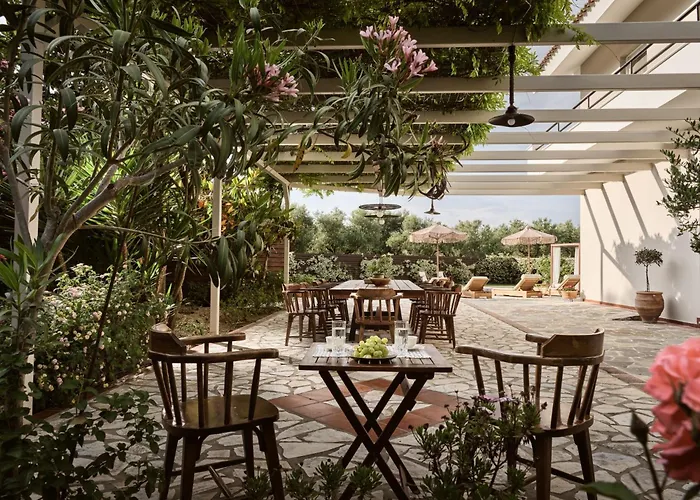 La Maison Du Maire - Luxury With Private Pool, By Zantewize * Sarakinádhon