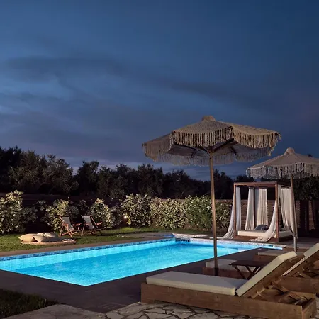 La Maison Du Maire - Luxury With Private Pool, By Zantewize